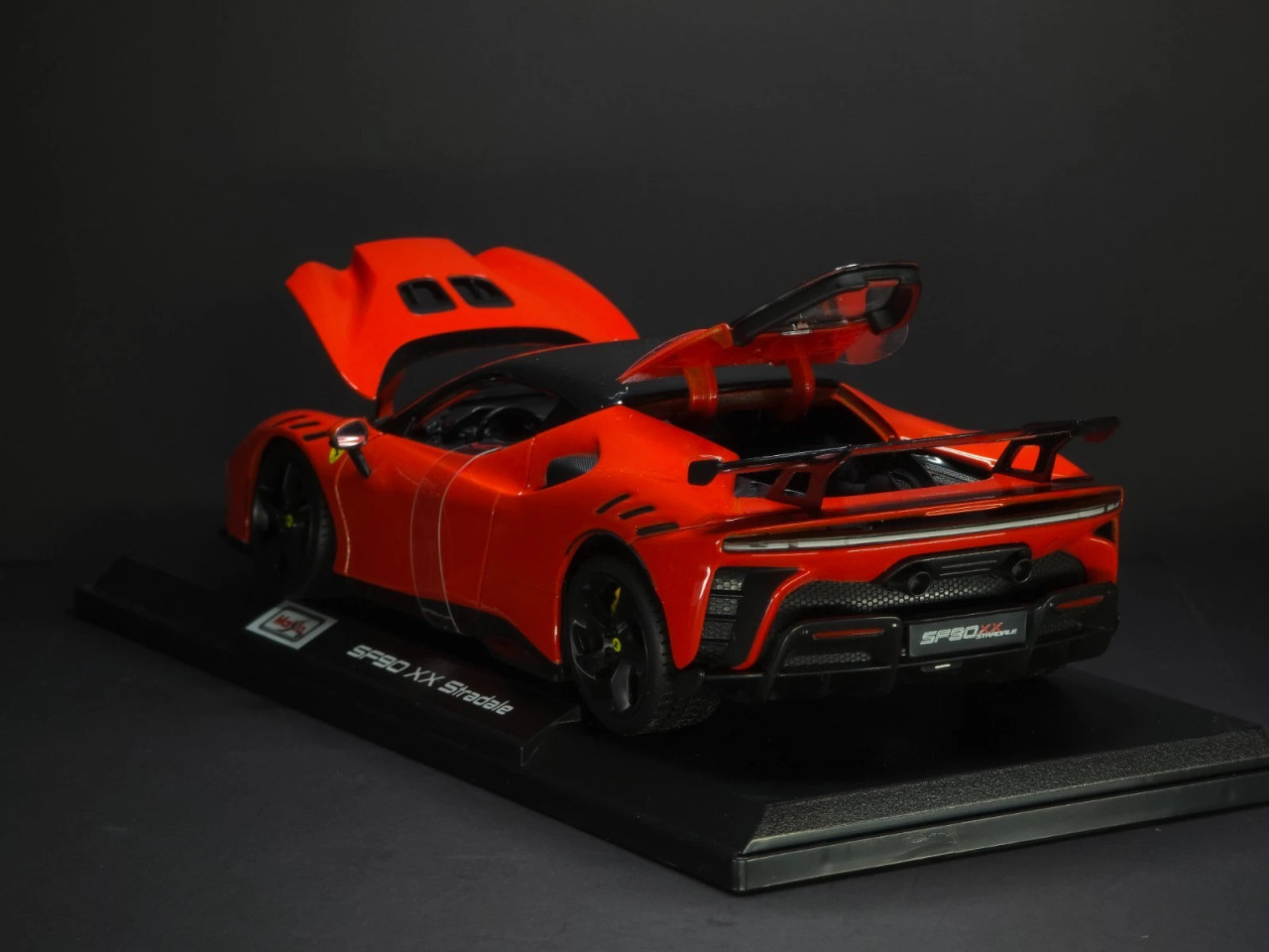 1/18 Maisto Ferrari SF90 XX Stradale (Red) Diecast Car Model