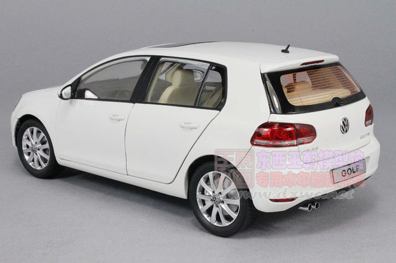 1/18 VOLKSWAGEN VW GOLF VI 6 (WHITE) DIECAST CAR MODEL