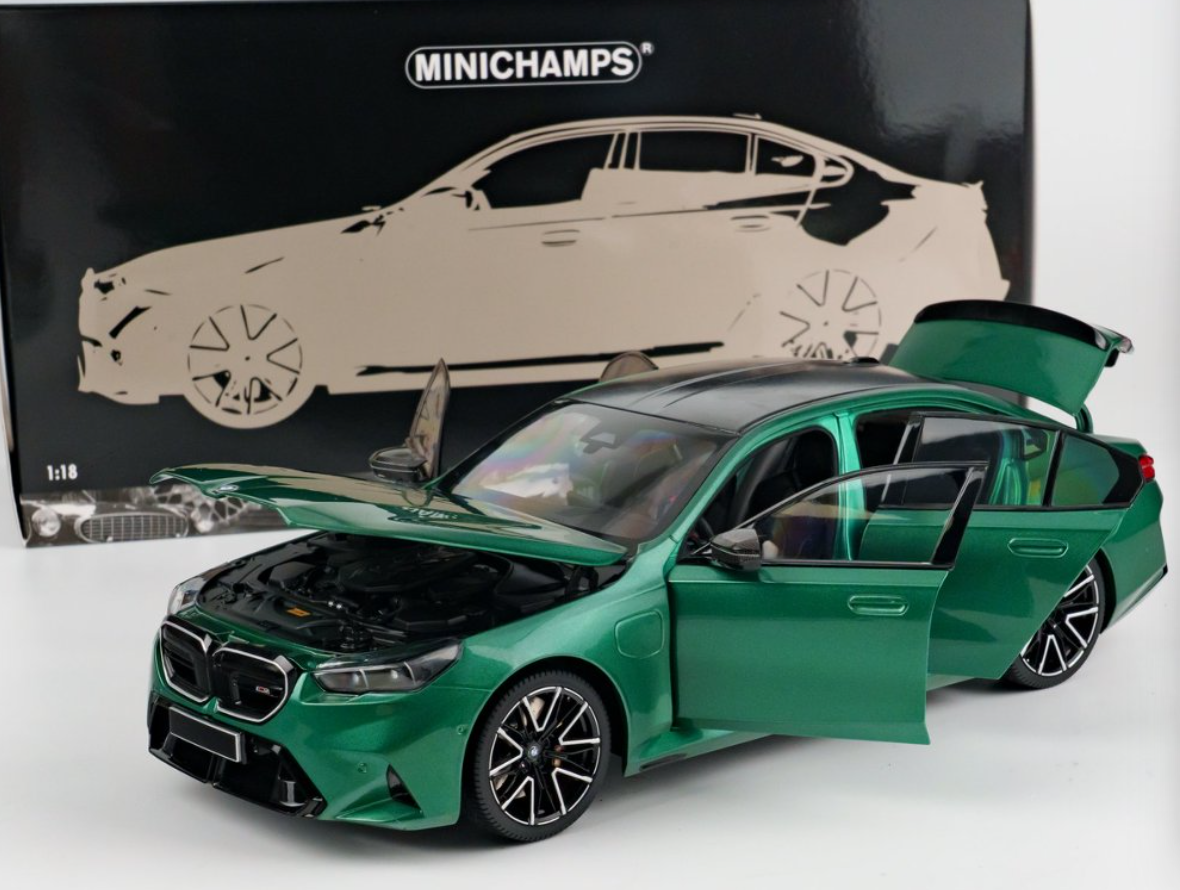 1/18 Minichamps 2024 BMW M5 G90 (Green) Diecast Car Model
