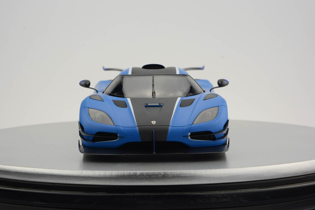 オートアート アゲーラOne:1 ブルー 1/18 AUTOart Koenigsegg ONE:1 (Matte Imperial Blue with Carbon