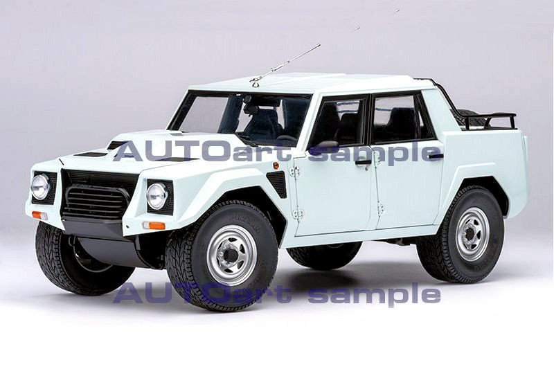 1/18 AUTOart Lamborghini LM002 (Bianco Polo White) Car Model