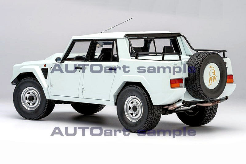 1/18 AUTOart Lamborghini LM002 (Bianco Polo White) Car Model