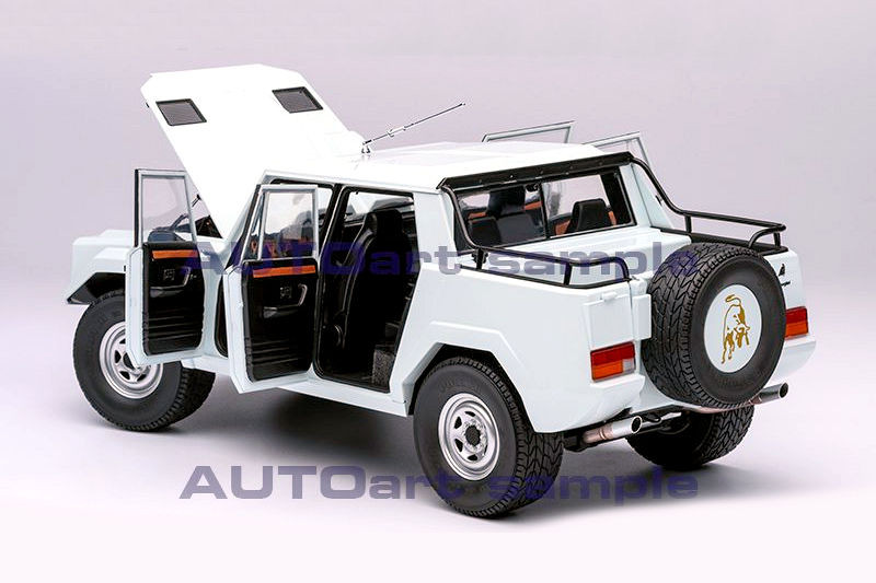 1/18 AUTOart Lamborghini LM002 (Bianco Polo White) Car Model
