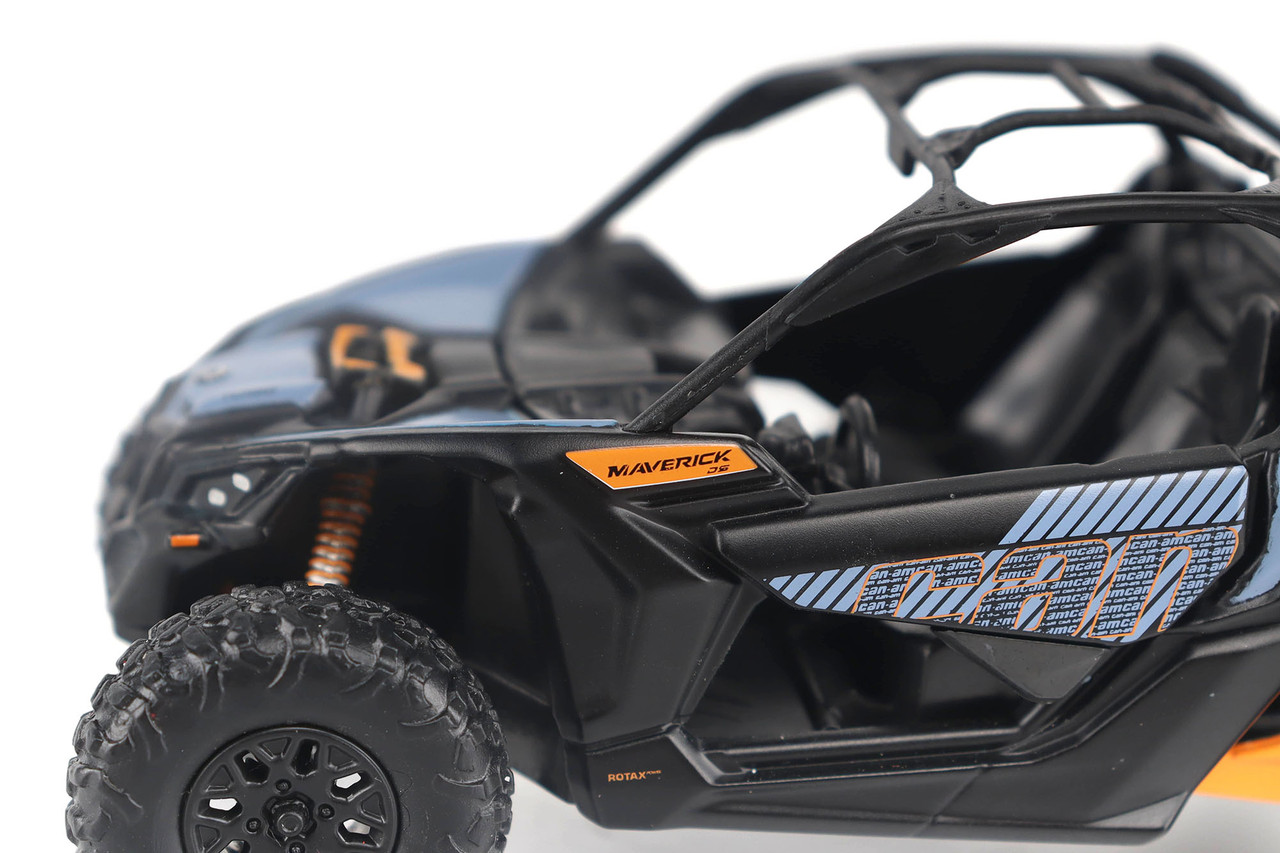 1/32 Diecast Masters Can-Am Off-Road Maverick X3 DS Turbo Diecast Model