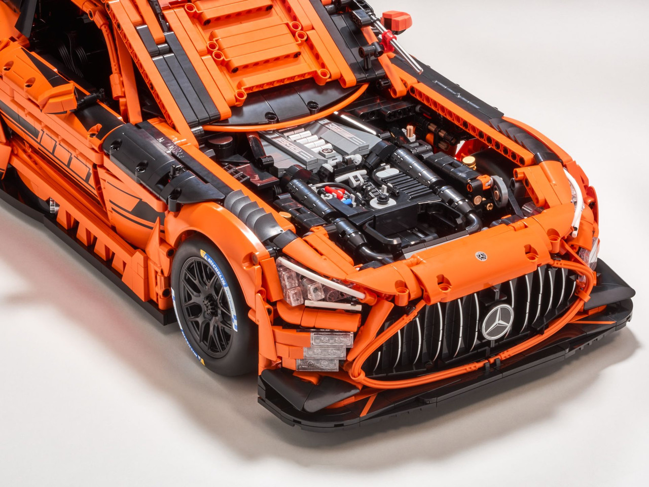 1/8 CaDa Mercedes-Benz AMG GT3 (C190) Building Block Model Orange