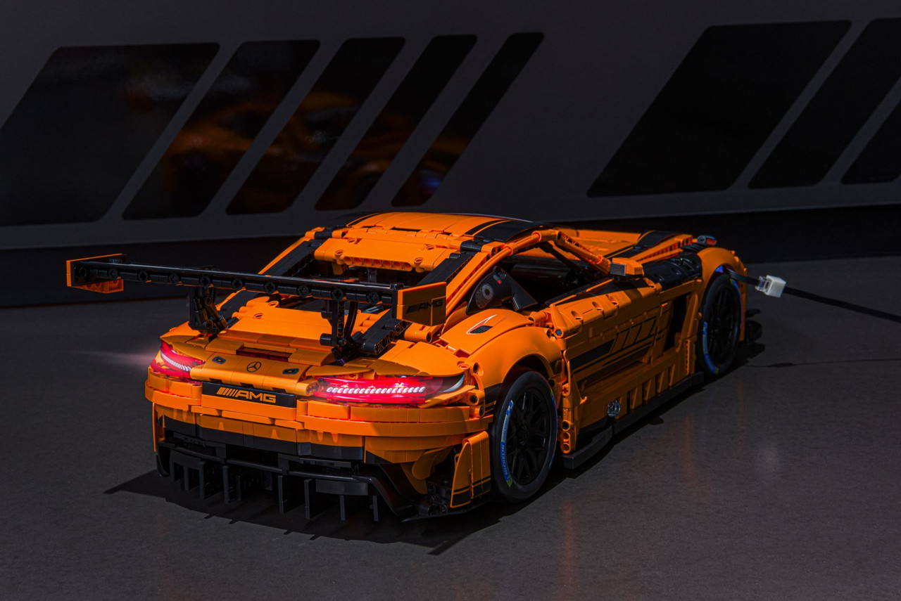 1/8 CaDa Mercedes-Benz AMG GT3 (C190) Building Block Model Orange