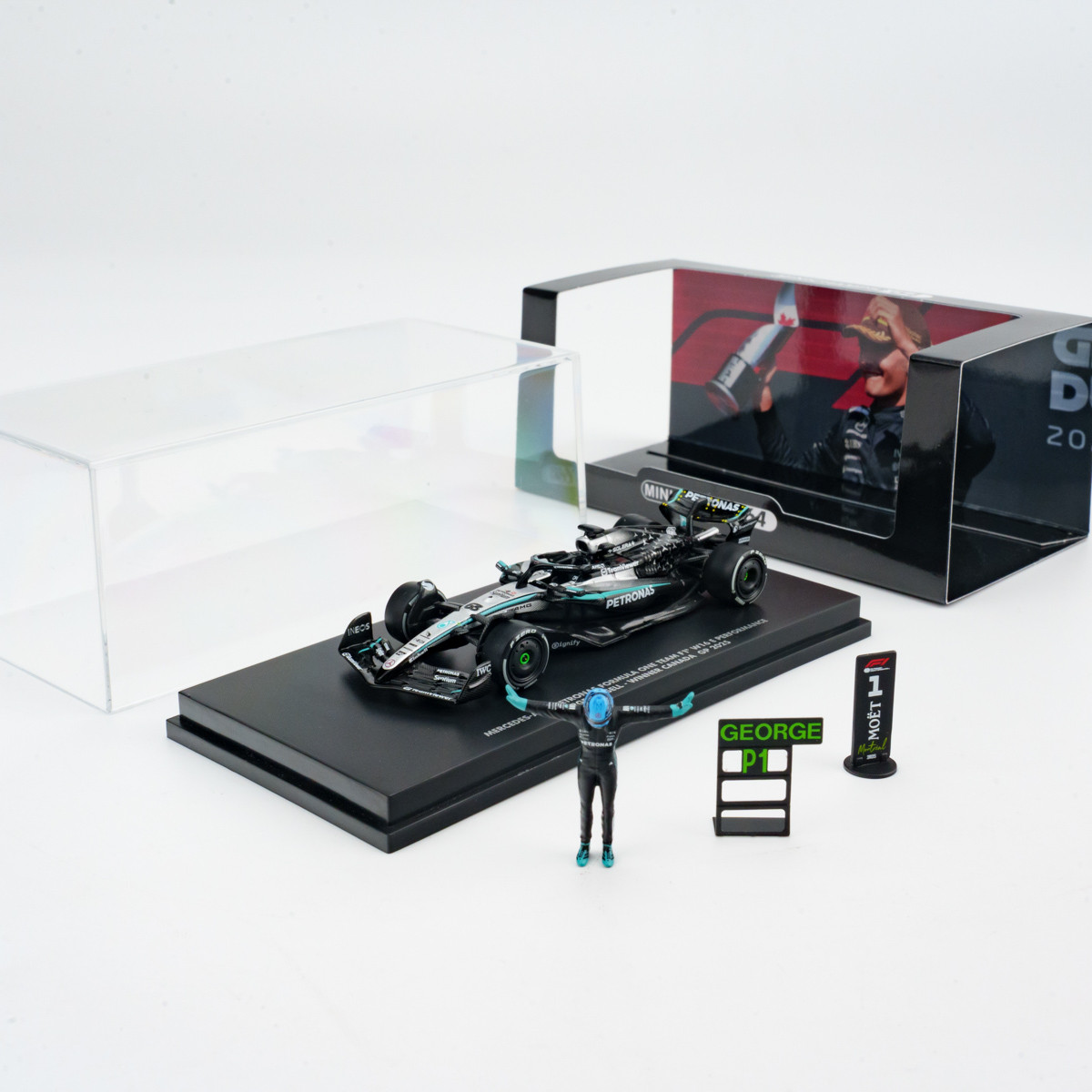 1/64 Minichamps 2025 Formula 1 Canada GP Mercedes-AMG Petronas W16