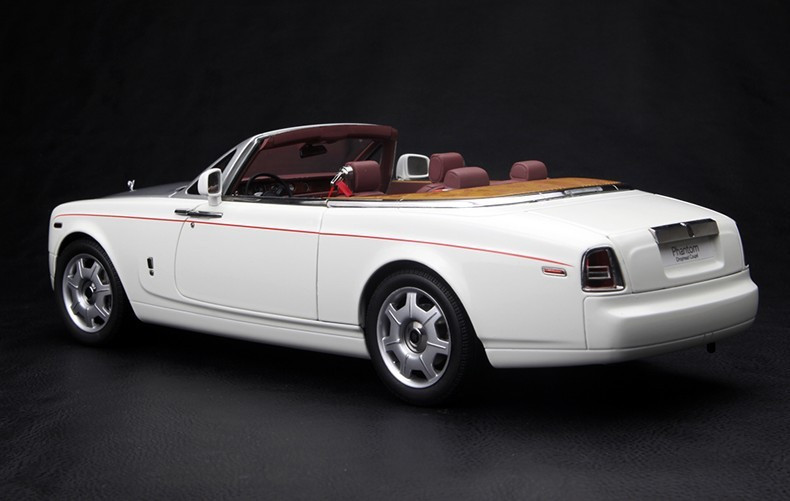 1/18 KYOSHO ROLLS-ROYCE PHANTOM COUPE Soft Top Convertible (WHITE