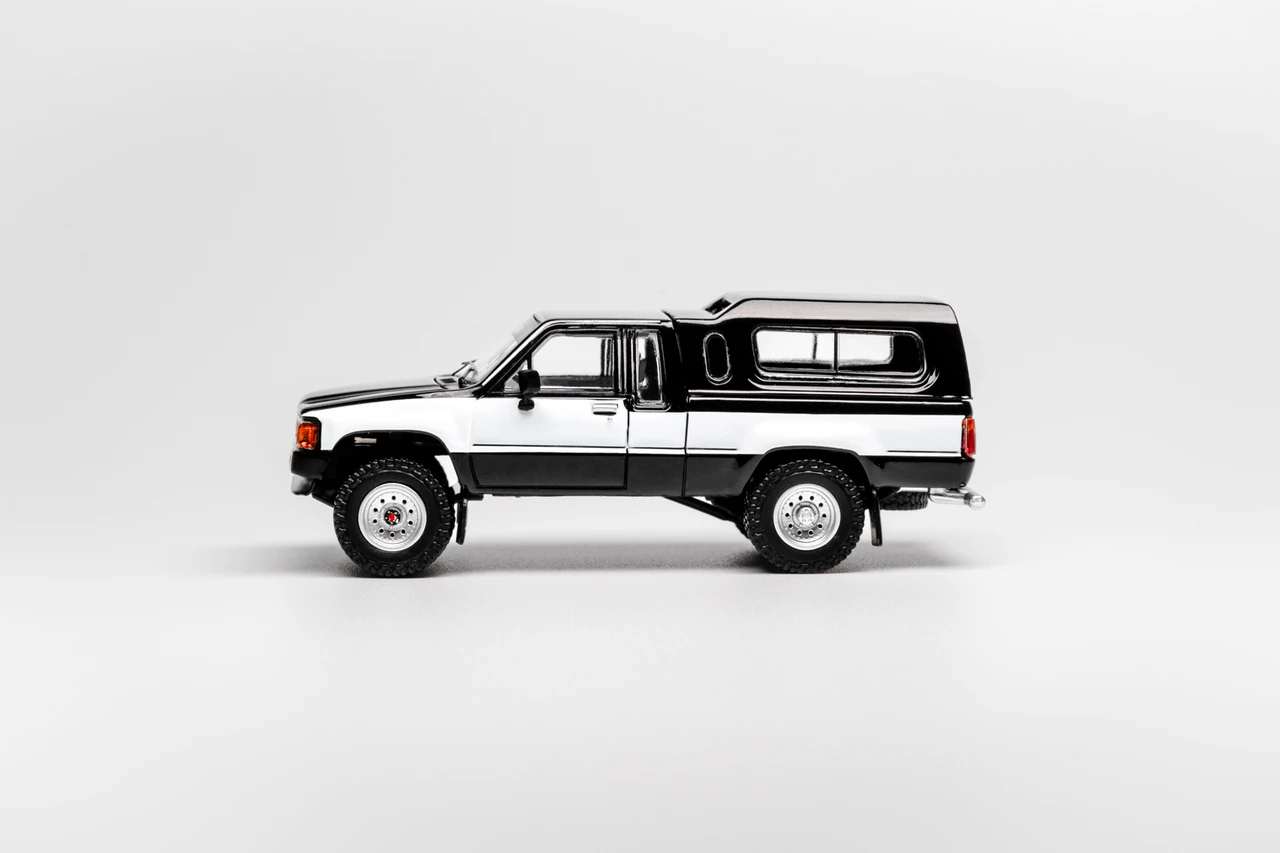 1/64 GCD Toyota Hilux Xtra Cab (Black & White) Diecast Car Model