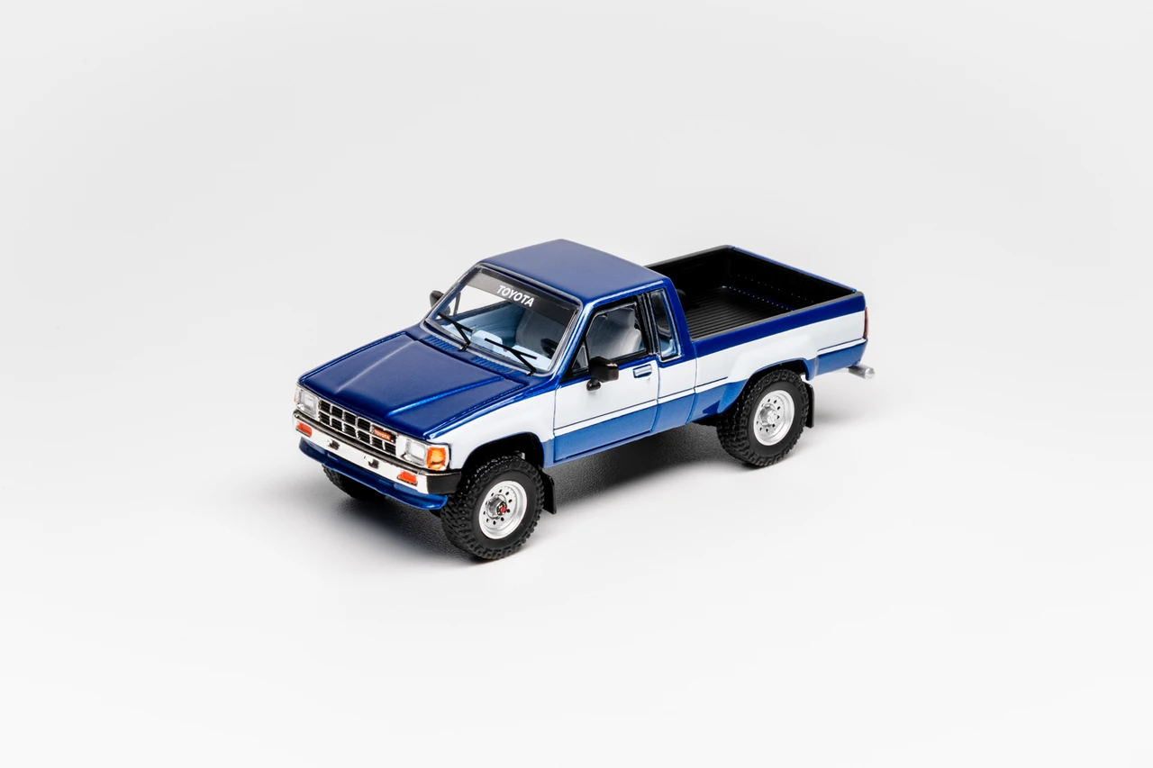 1/64 GCD Toyota Hilux Xtra Cab (Blue & White) Diecast Car Model