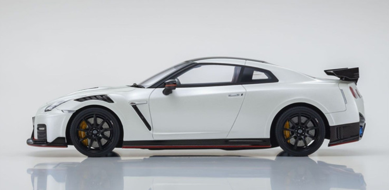 Nissan Skyline GTR R35 Nismo Replica - White | LIVECARMODEL