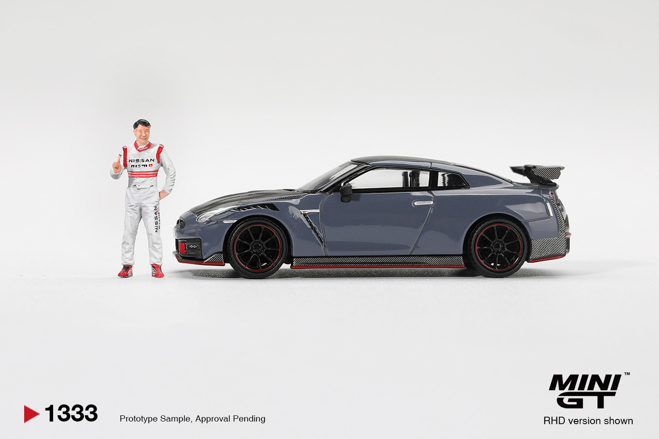 1/64 Mini GT 2024 Nissan GT-R R35 Nismo Tsukuba Production Car Lap Record with Matsuda Figure Tsugio Matsuda Collection Diecast Car Model