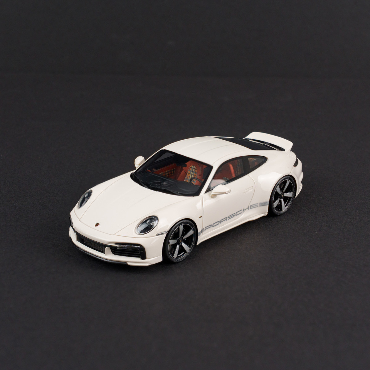 1/43 Locarno Model Porsche 911 992 Sport Classic PTS (Light Ivory