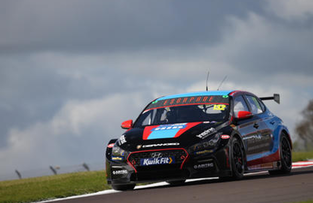 1/43 Spark Restart Racing - No.132 - Hyundai i30n Fastback BTCC - 2026 James Dorlin Car Model