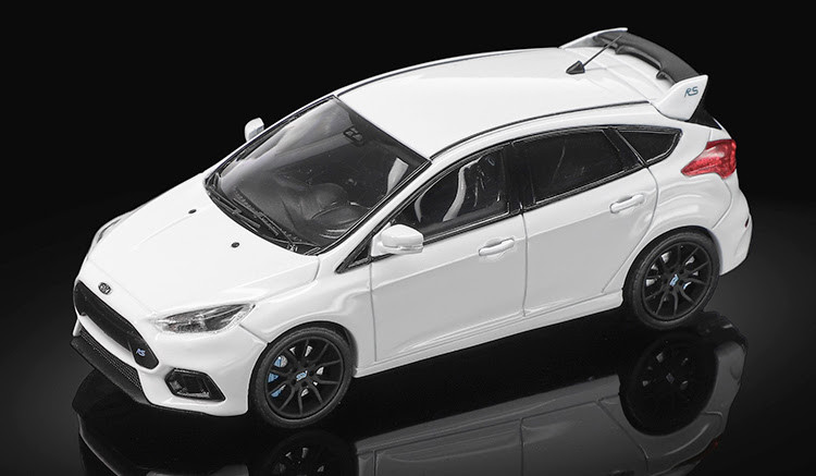 1/64 Sunstar 2018 Ford Focus RS (Frozen White) Diecast Car Model