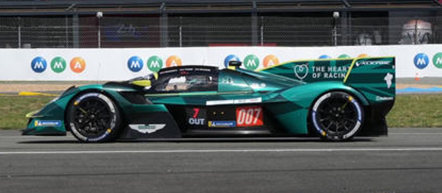 1/18 Spark Aston Martin Valkyrie No.007 ASTON MARTIN THOR TEAM 8th Le Mans 24H 2026 H. Tincknell – T. Gamble – R. Gunn Car Model