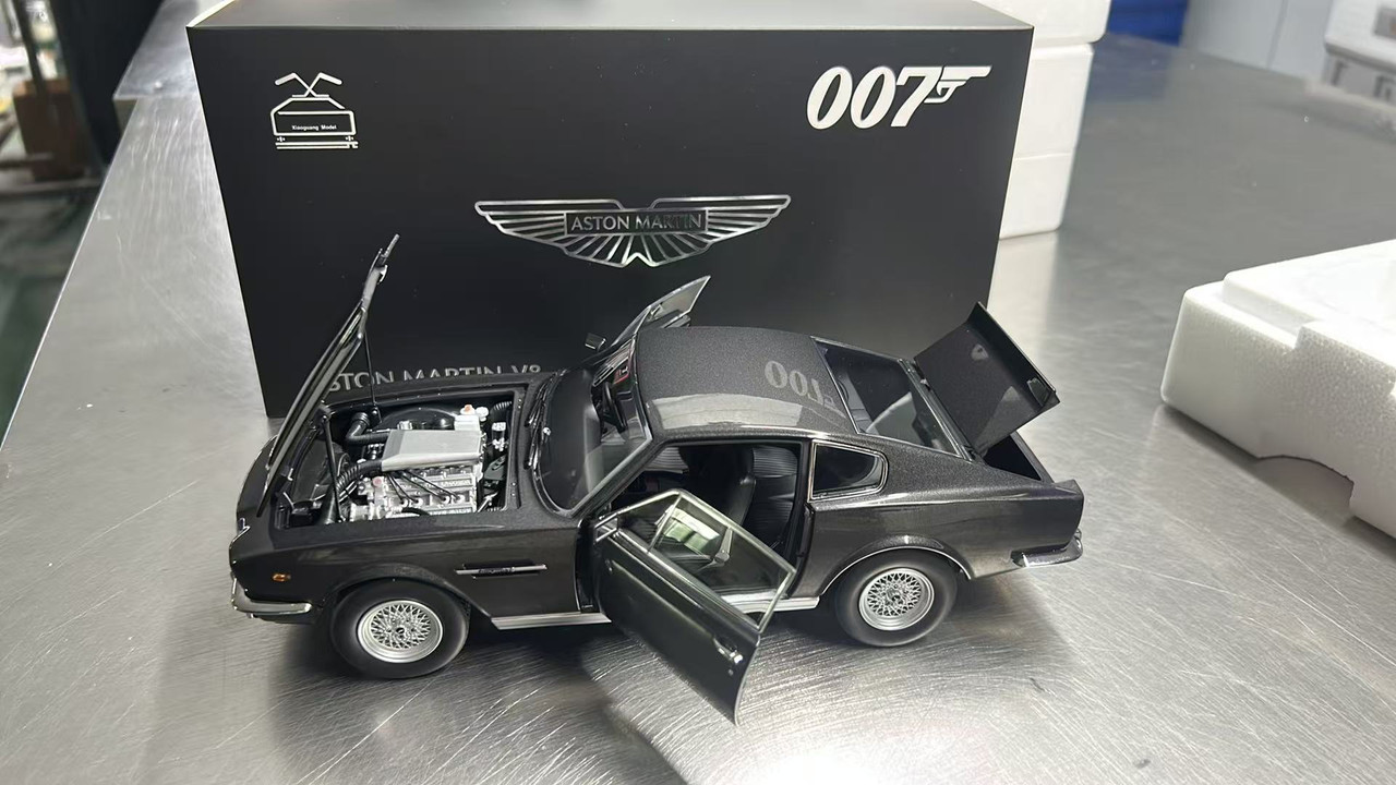 1/18 Aston Martin V8 Vantage James Bond 007 (Black) Diecast Car