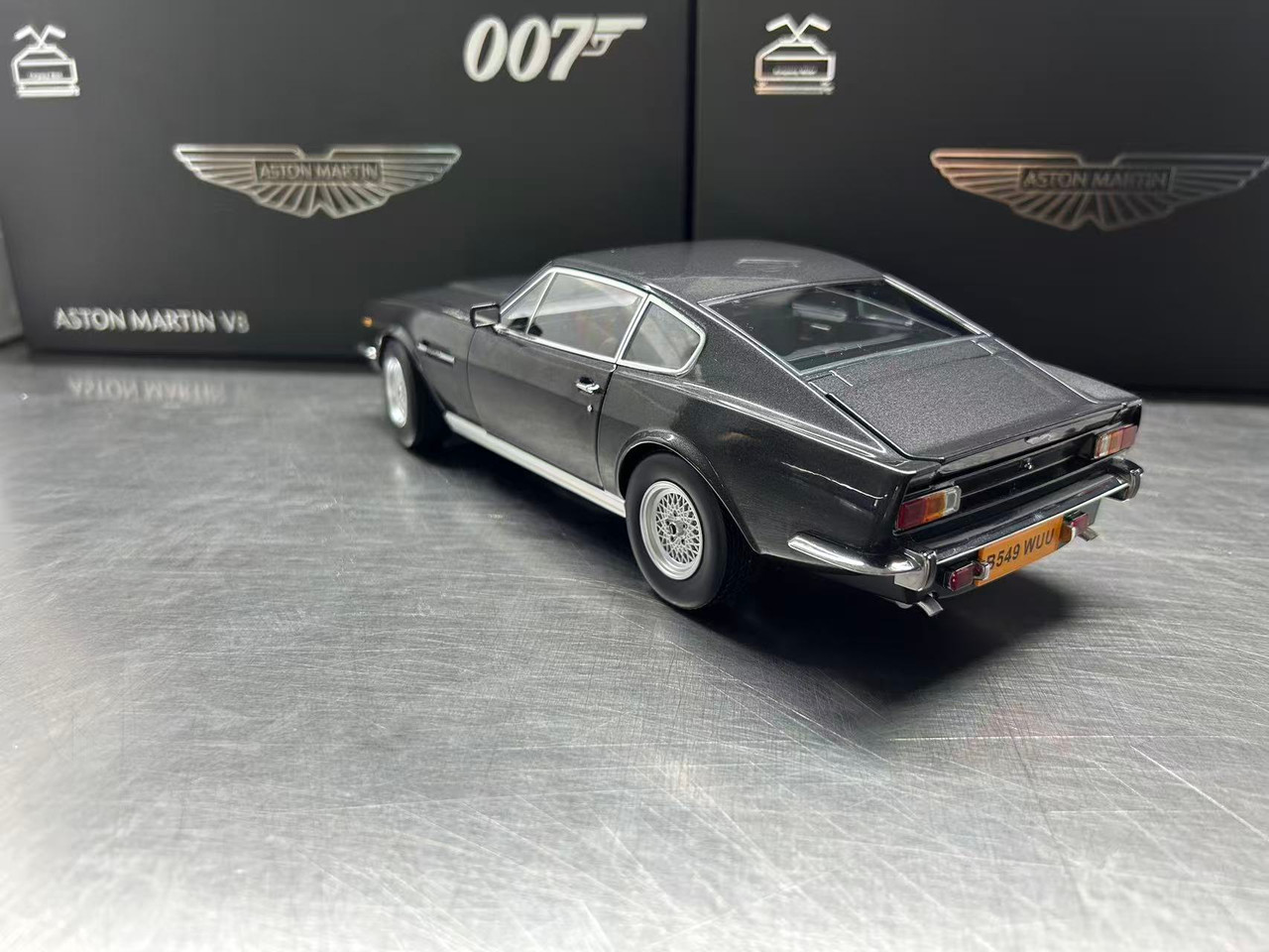 1/18 Aston Martin V8 Vantage James Bond 007 (Black) Diecast Car Model