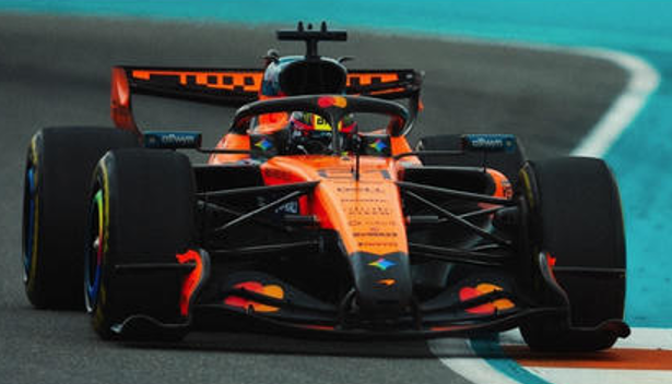 1/43 Spark McLaren Mastercard F1 Team MCL40 No.81 3rd Miami GP 2026  Oscar Piastri Car Model