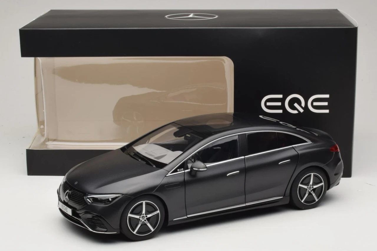 1/18 Dealer Edition 2022 Mercedes-Benz EQE (V295) (Graphite Grey Magno) Diecast Car Model