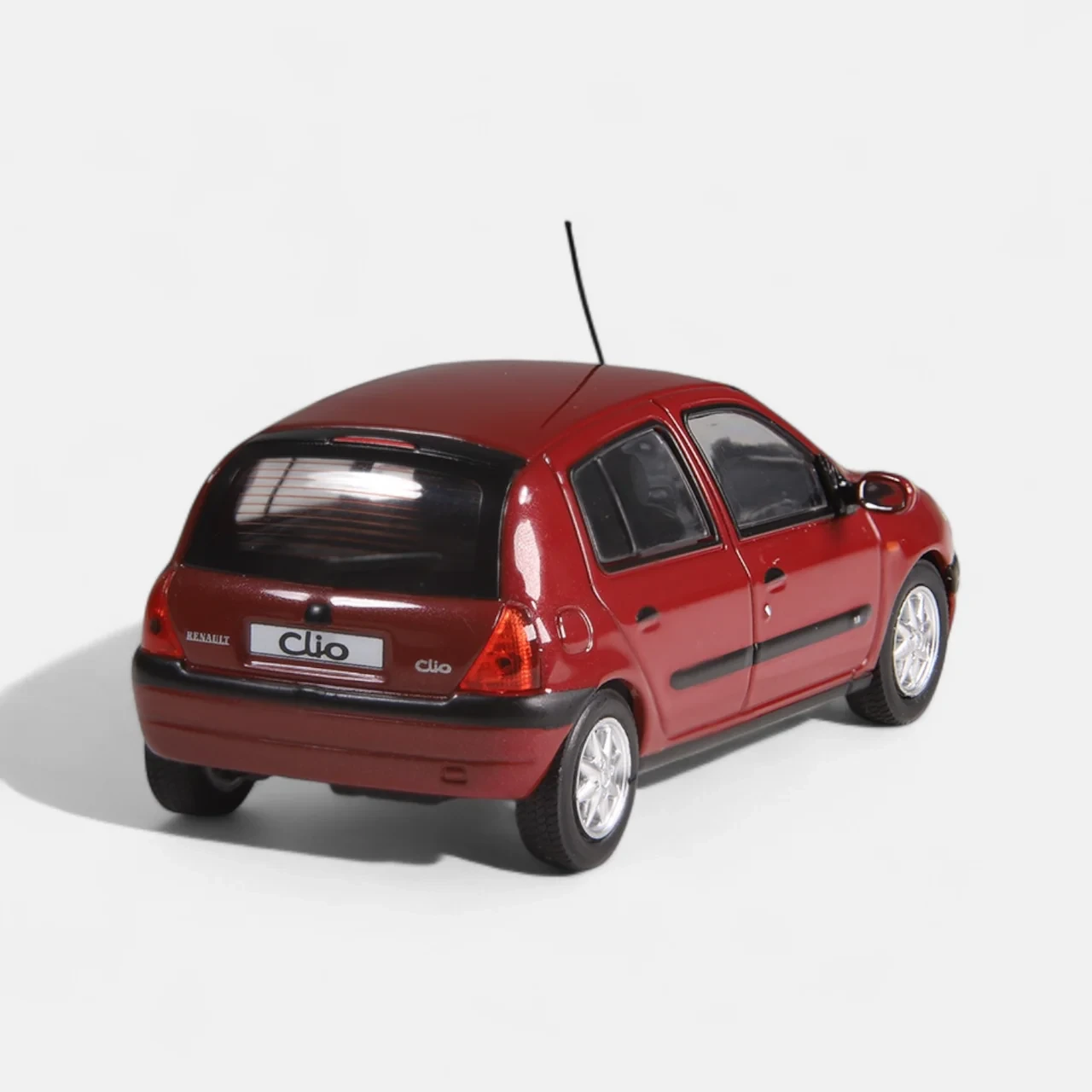 1/43 NZG Renault Clio II Phase 1 (Red) Car Model