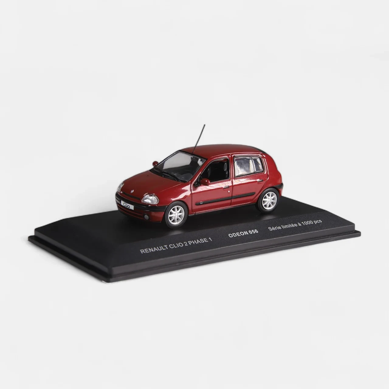 1/43 NZG Renault Clio II Phase 1 (Red) Car Model