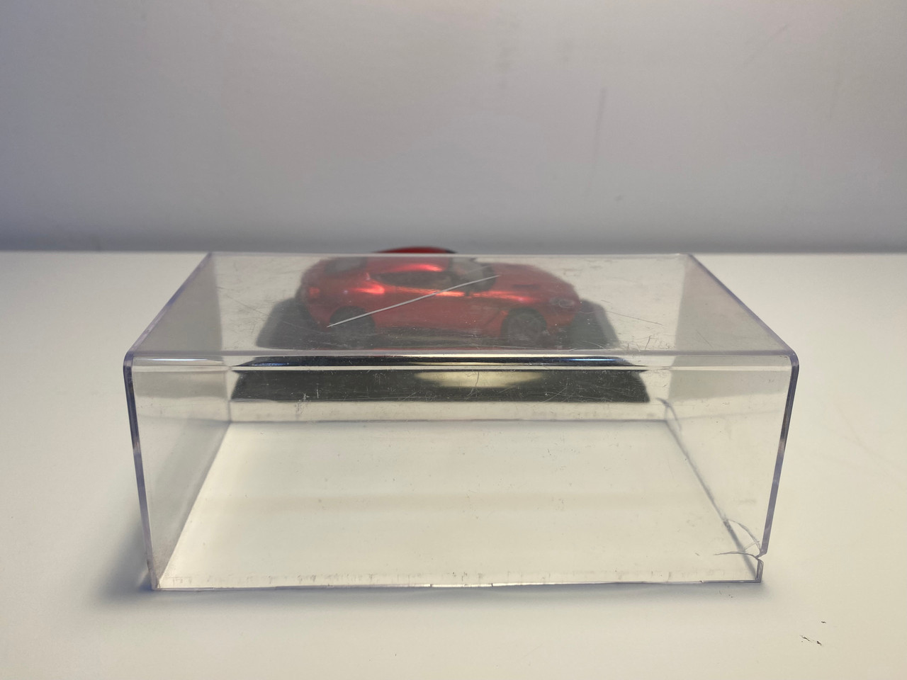 DAMAGED AS-IS 1/43 Altaya 2016 Aston Martin V12 Vanquish Zagato (Red Metallic) Diecast Car Model