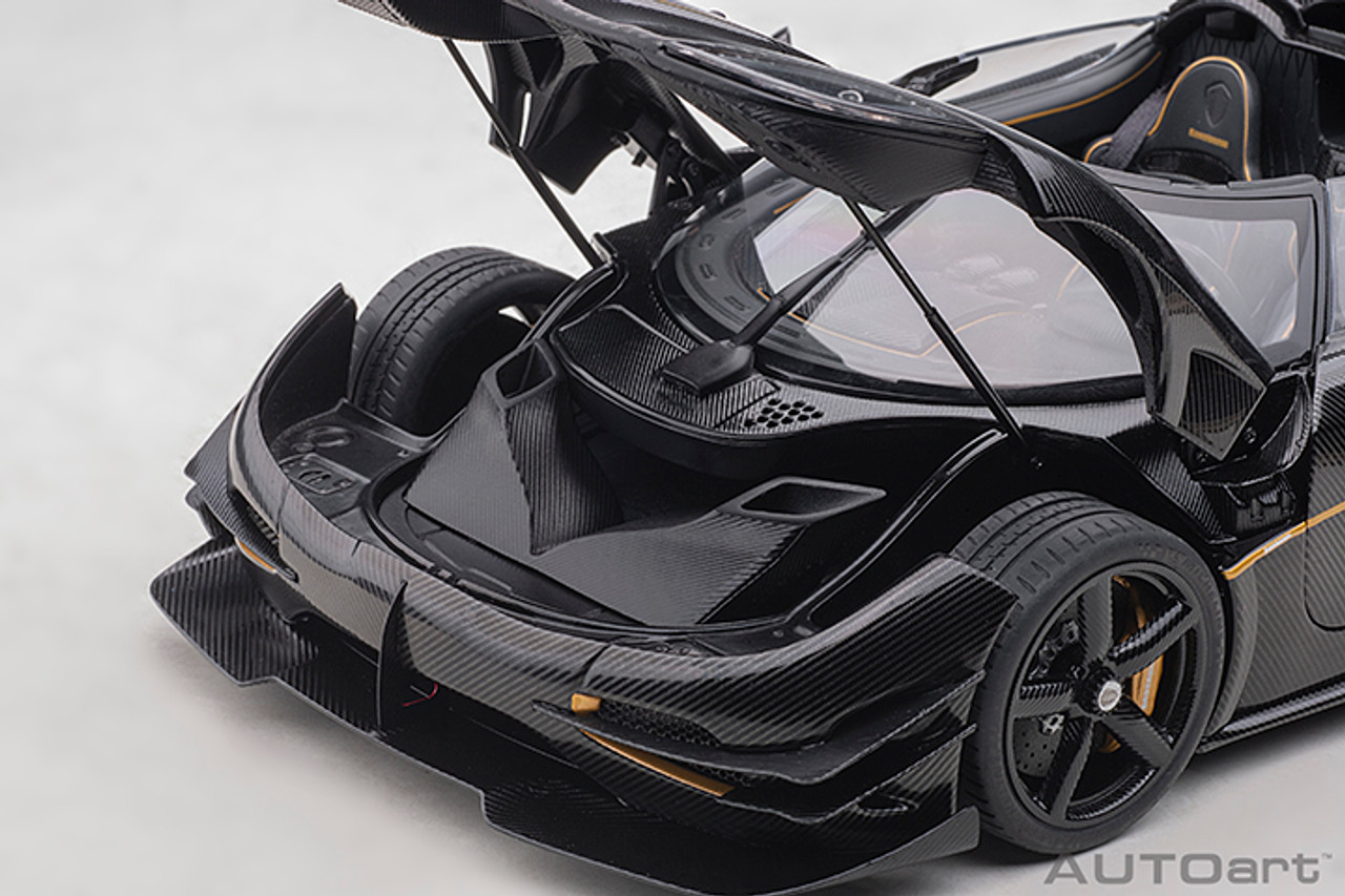 1/18 AUTOart Koenigsegg ONE:1 (Clear Carbon Fiber w/ Gold Stripes) Diecast Car Model 79019