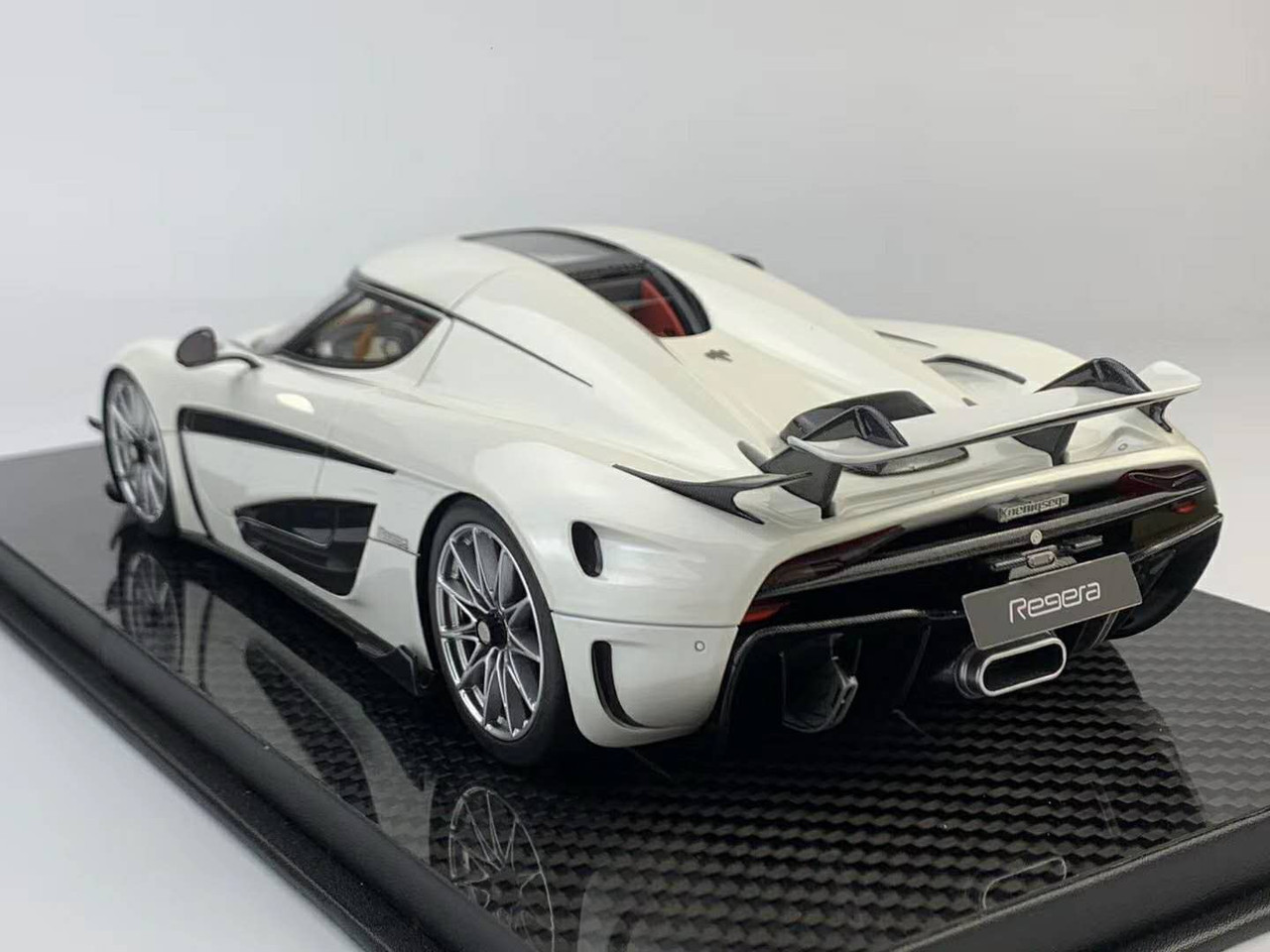 1/18 FA Frontiart Koenigsegg Regera (Pearl White) Resin Car Model Limited 299 Pieces