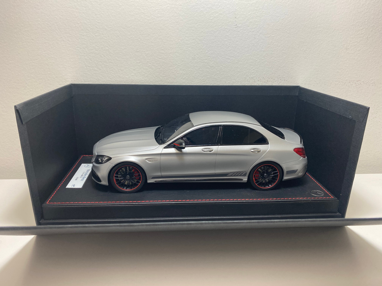 Mercedes-Benz C 63 AMG Sedan (W204) - Model car collection - GT SPIRIT