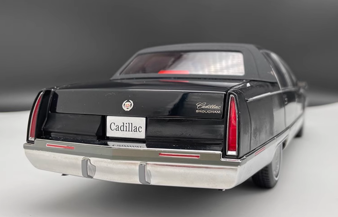 1/18 Dealer Edition 1992-1994 Cadillac Fleetwood (Black with Black Interior) Diecast Car Model