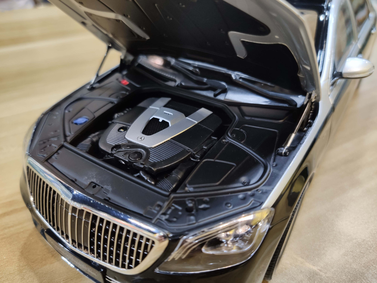 ミニカー Mercedes maybach 2019 almost real 1/18 Almost Real Mercedes - Maybach S-Class 2019 Obsidian Black 1