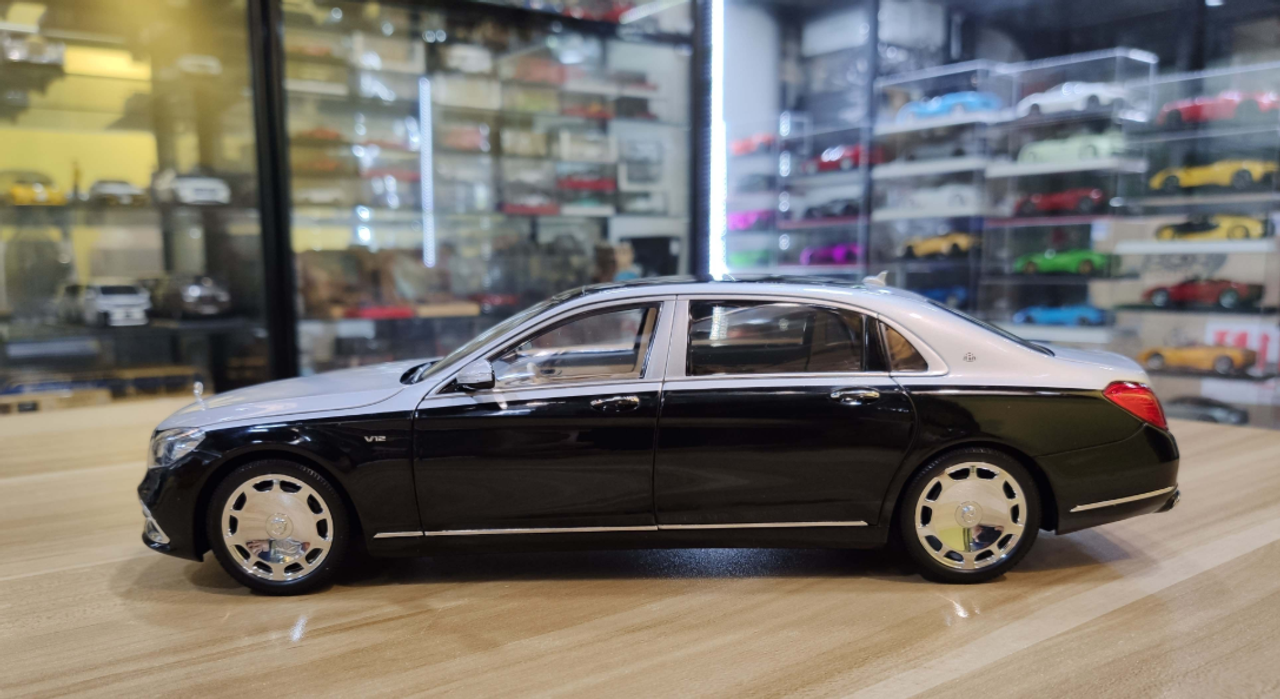 1/18 Almost Real Almostreal Mercedes-Benz MB Mercedes Maybach S650 (Black / Silver) Diecast Car Model