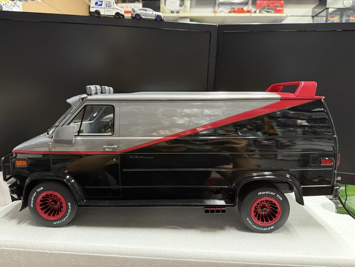 DAMAGED AS-IS (#2) 1/12 Scale 1983 GMC Vandura Black "The A-Team" Diecast Model Car by Greenlight