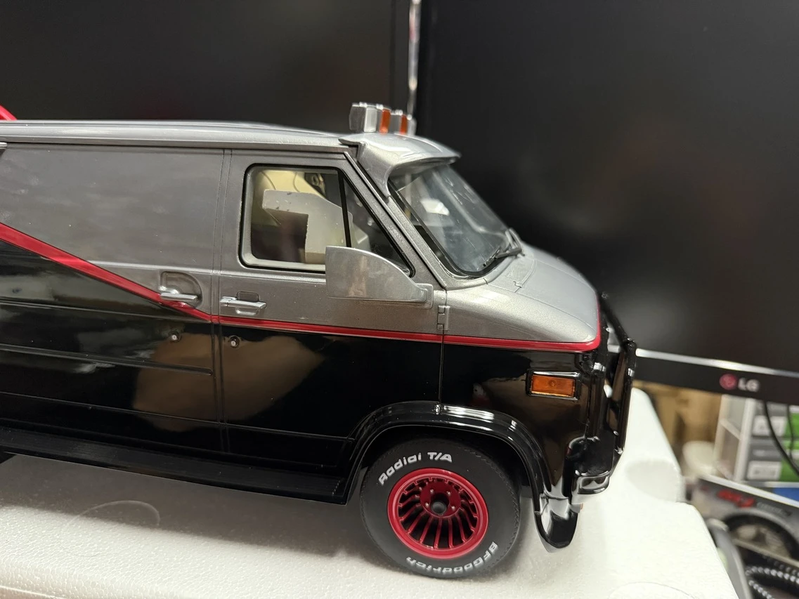 DAMAGED AS-IS (#2) 1/12 Scale 1983 GMC Vandura Black "The A-Team" Diecast Model Car by Greenlight