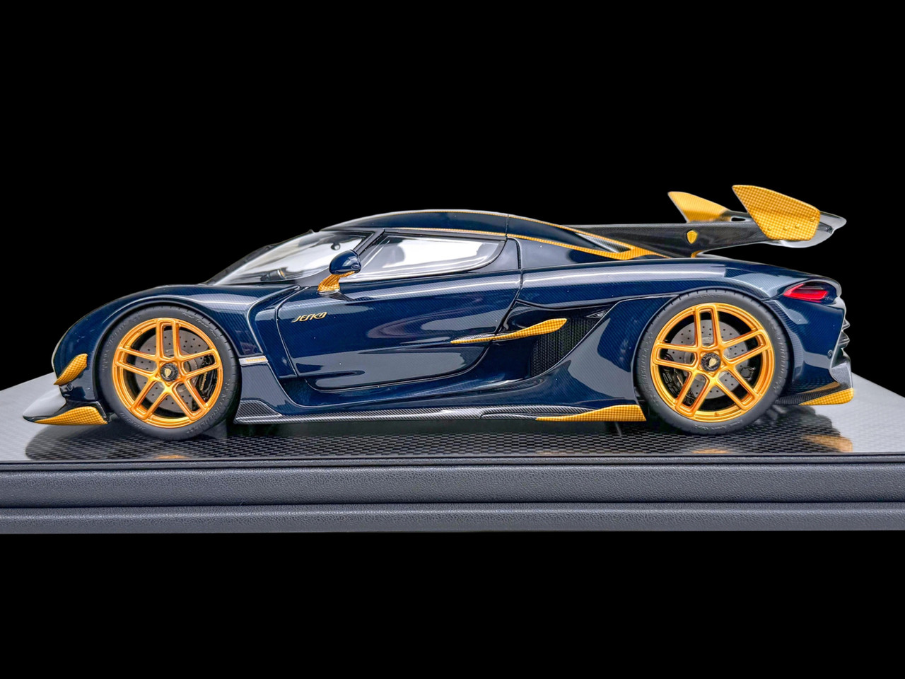 1/18 Frontiart Koenigsegg Jesko #7320 Blue Tinted Carbon Car Model Limited 100 Pieces