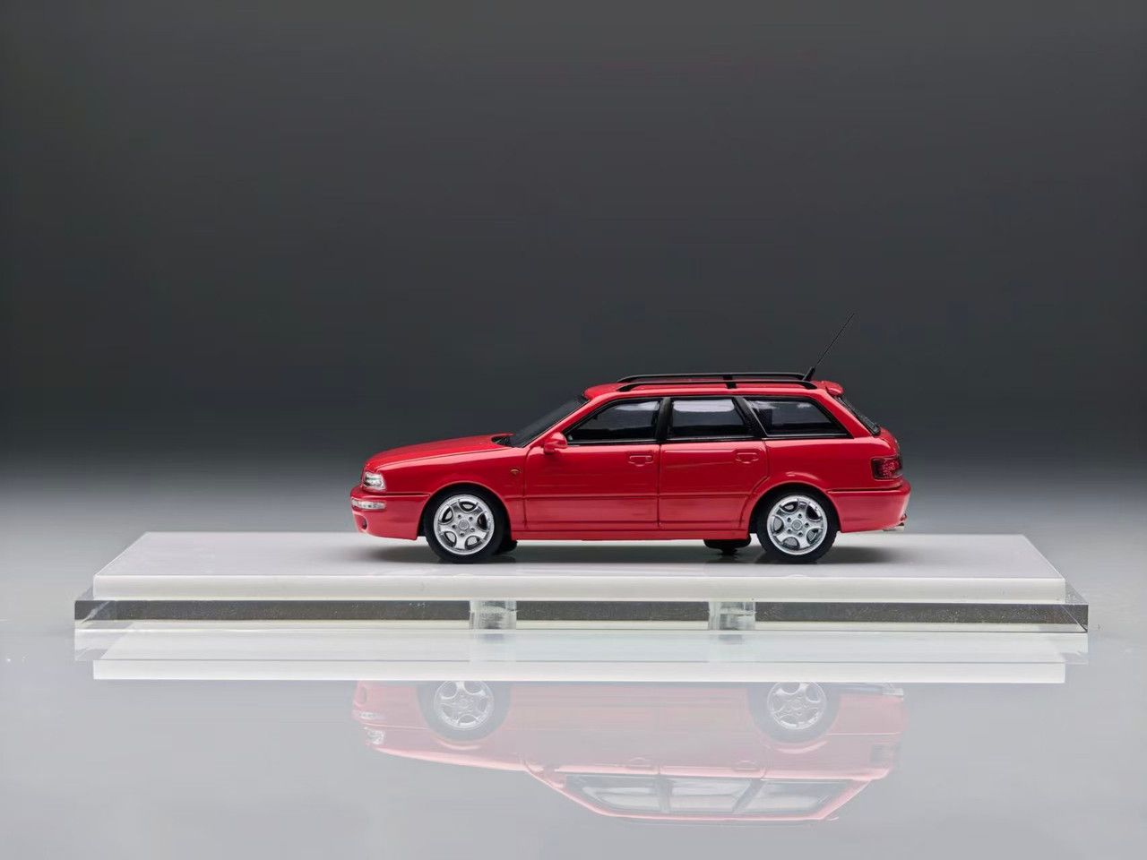 1/64 Dico Model Audi RS2 Avant (Red) Diecast Car Model