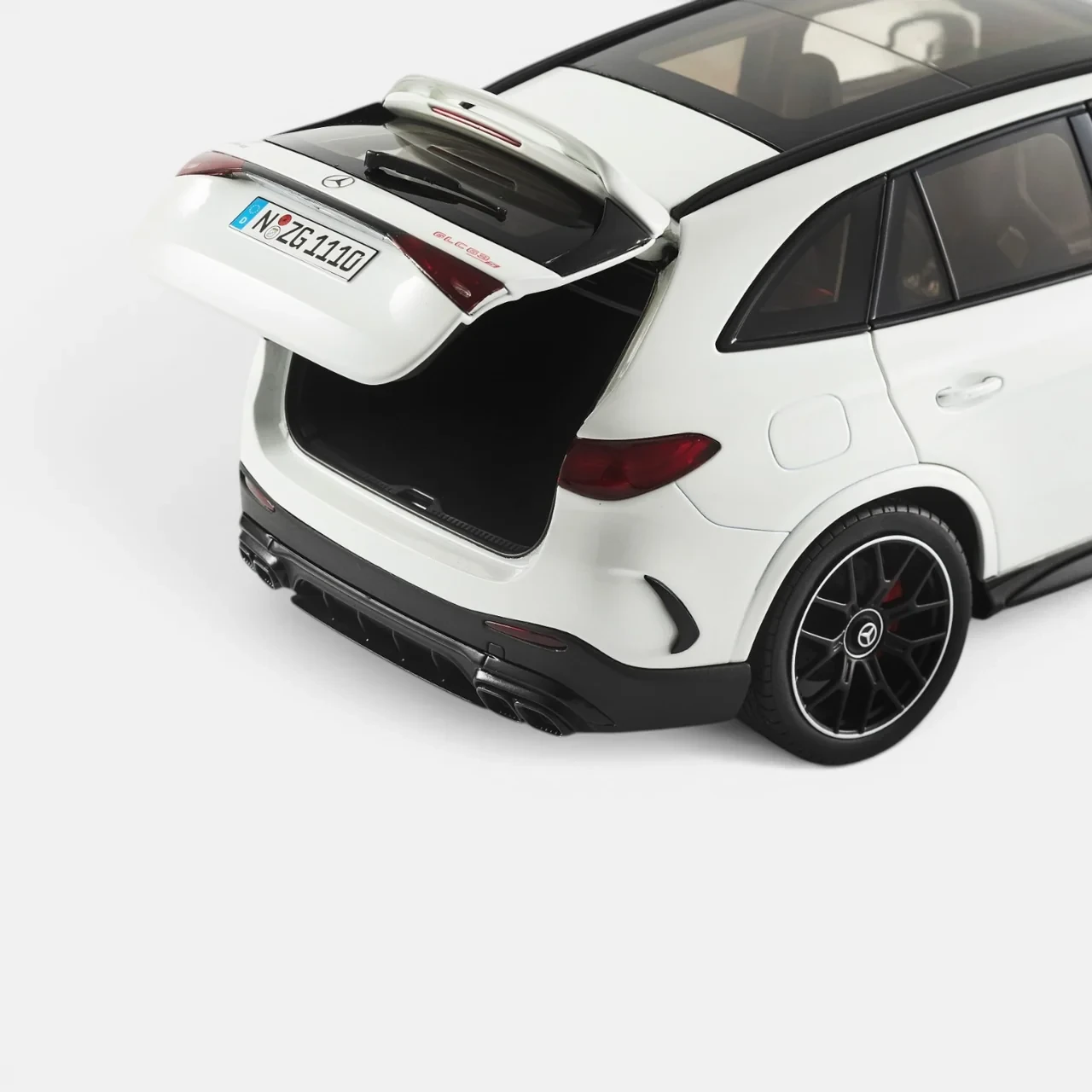 1/18 NZG 2026 Mercedes-AMG GLC 63 (Opalith White) Diecast Car Model