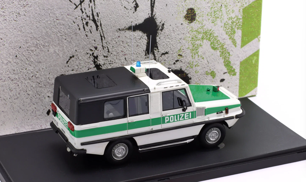 1/43 AutoCult 1985 RMA Amphi Ranger 2800 SR Police (White & Green) Car Model