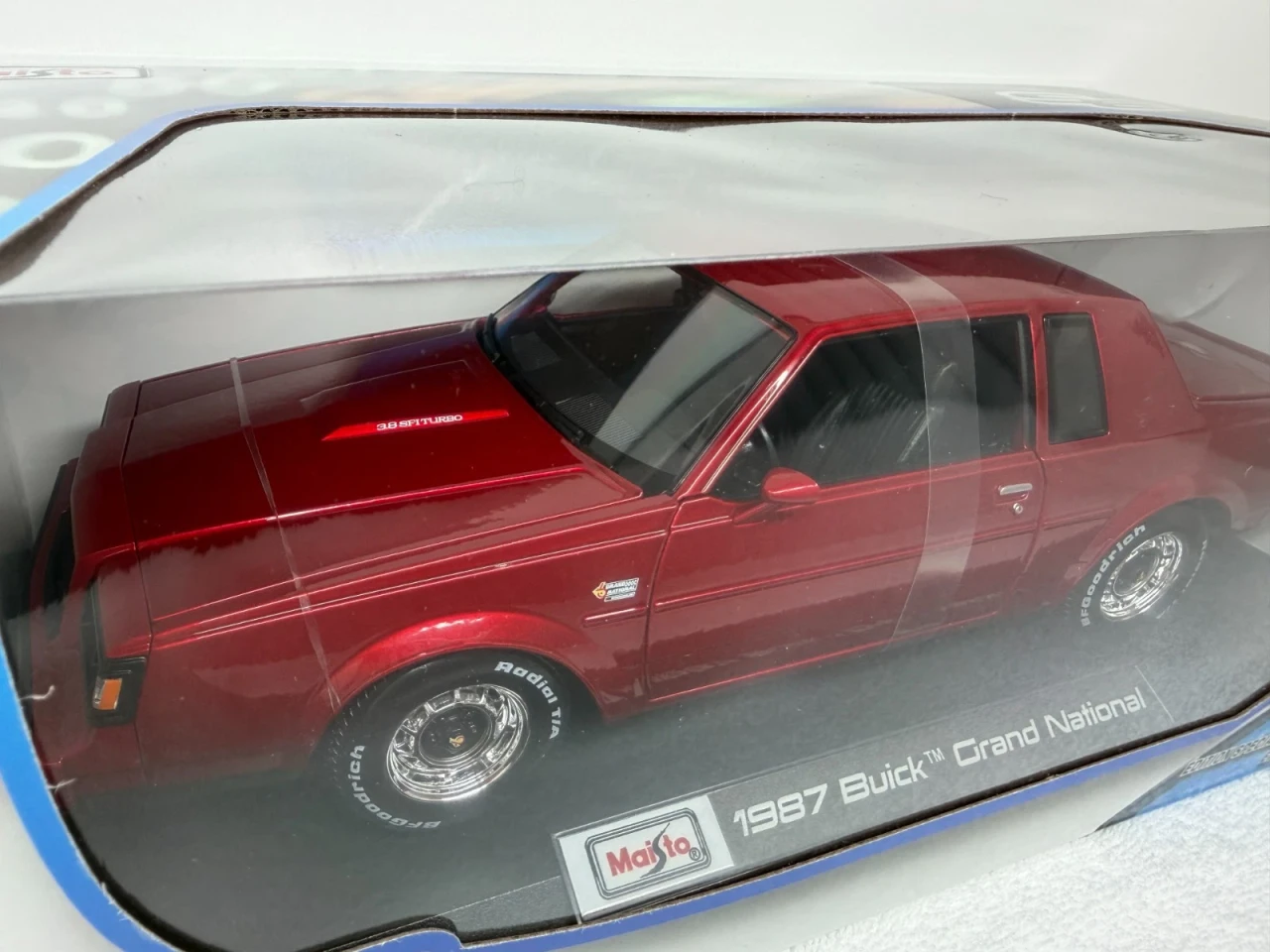 1/18 Maisto 1987 Buick Grand National (Dark Red Metallic) Diecast Car Model