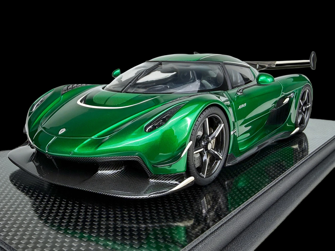 1/18 Frontiart Koenigsegg Jesko #7555 (Manz Green) Car Model Limited 100 Pieces