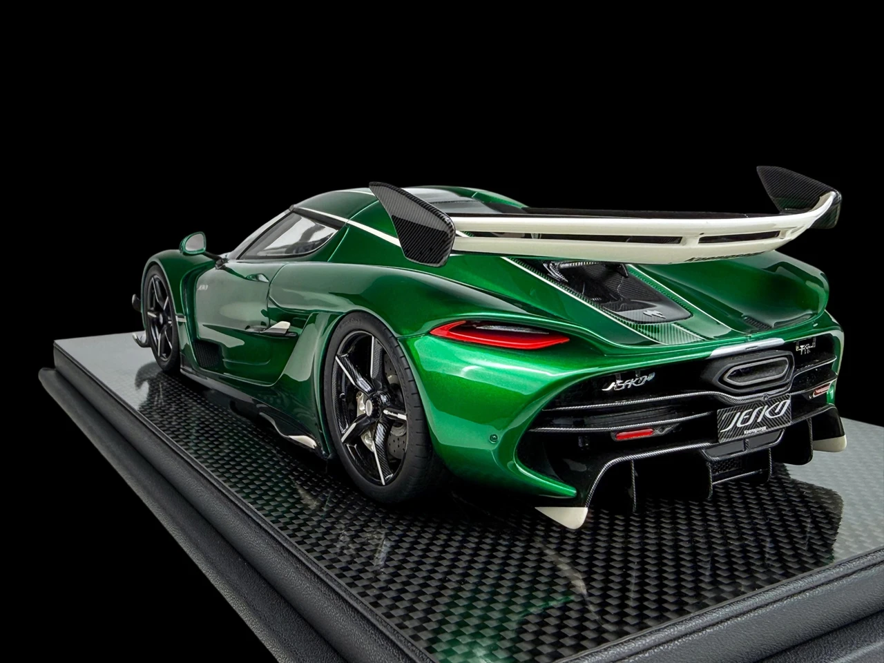 1/18 Frontiart Koenigsegg Jesko #7555 (Manz Green) Car Model Limited 100 Pieces