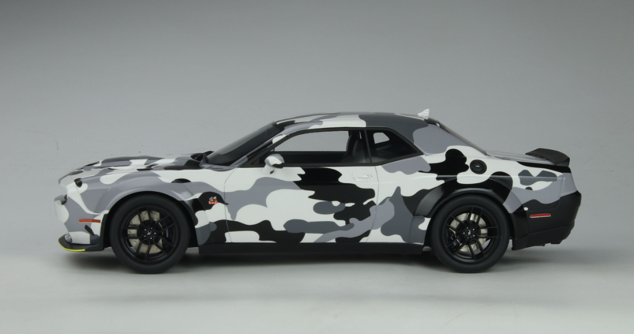 1/18 GT Spirit GTSpirit Dodge Challenger R/T Scat Pack Widebody CAMOUFLAGE Resin Car Model Limited