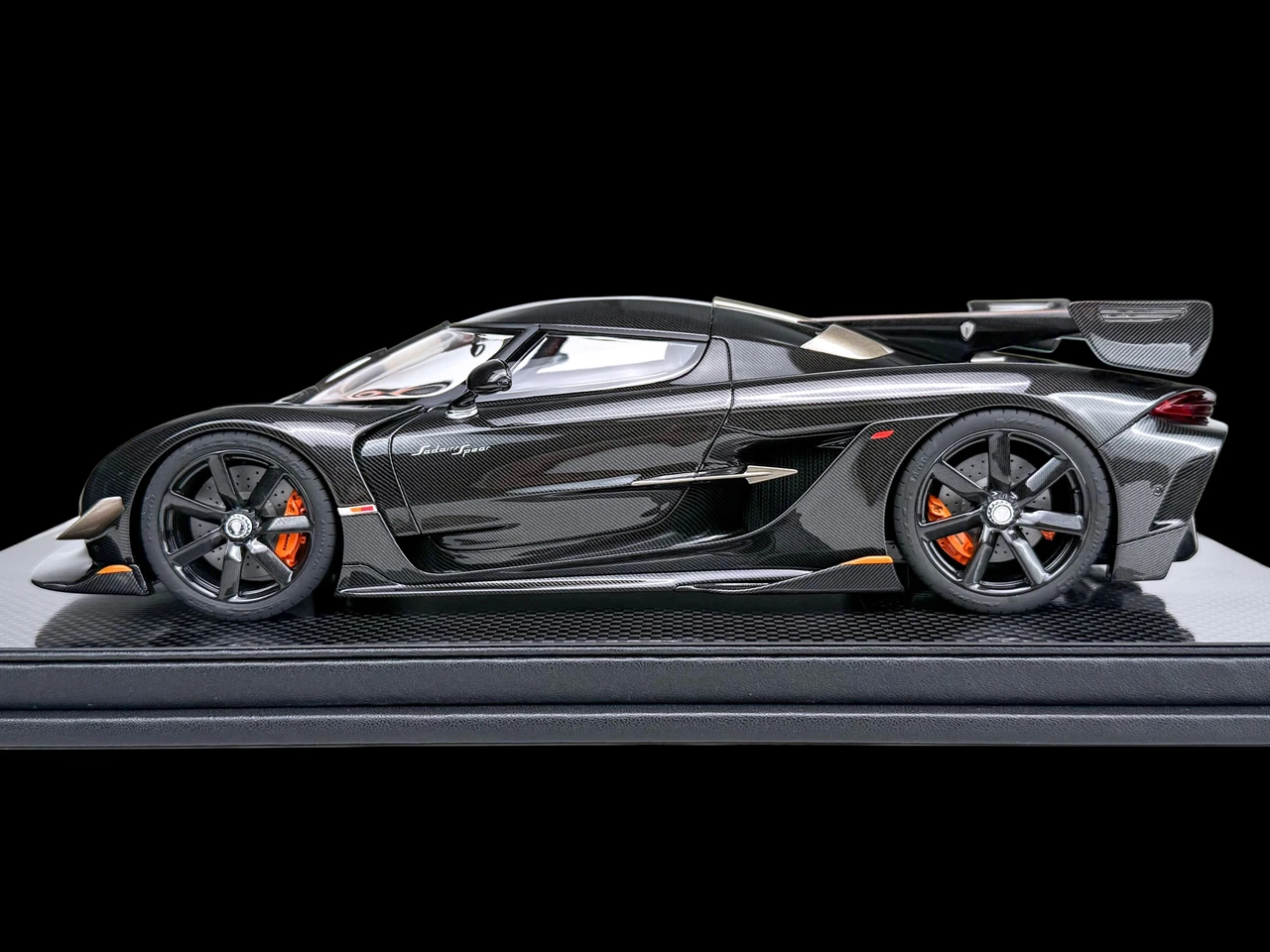 1/18 Frontiart Koenigsegg Jesko Sadair's Spear in Dark-Tinted Clear Carbon Car Model Limited