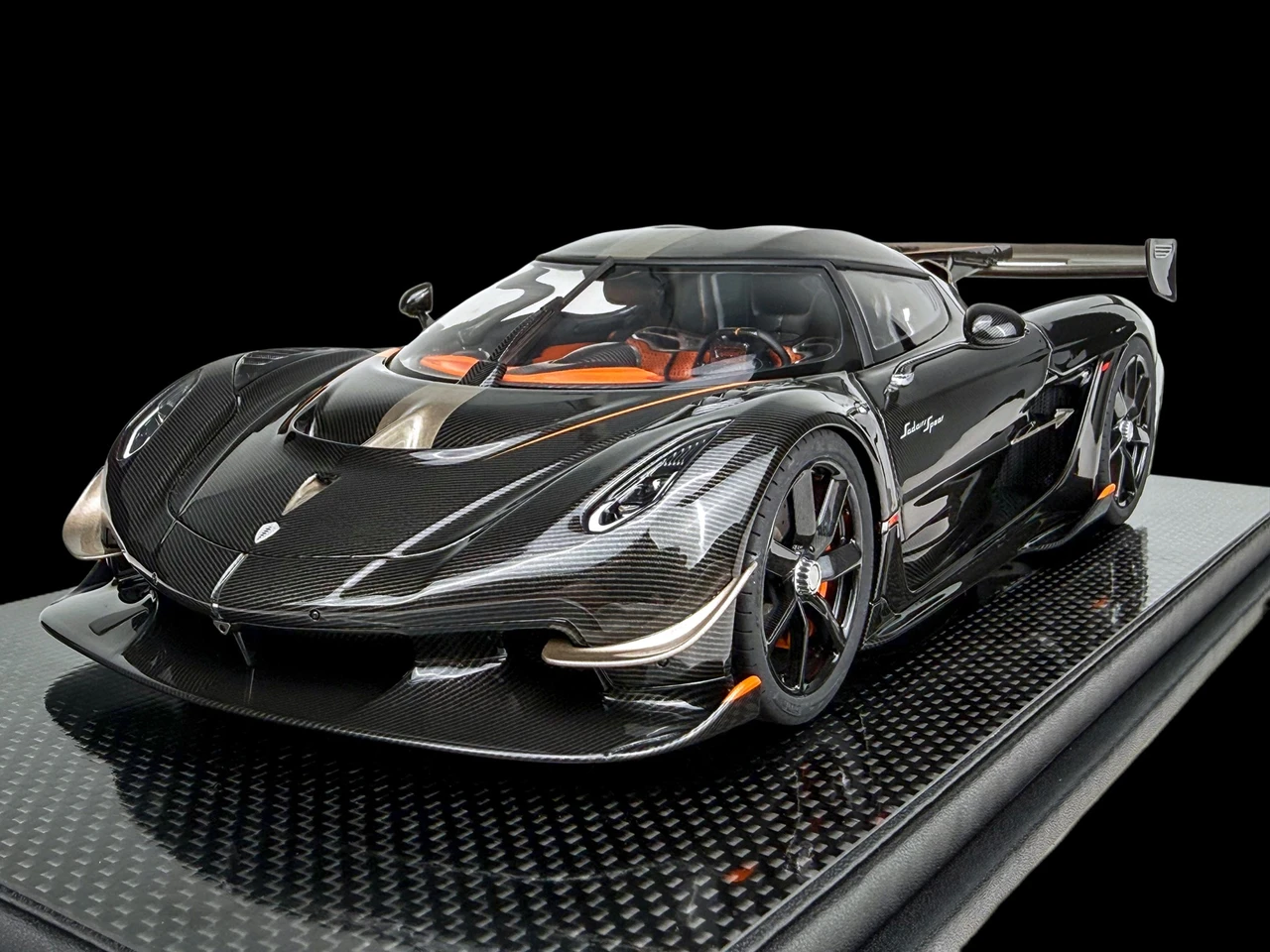 1/18 Frontiart Koenigsegg Jesko Sadair's Spear in Dark-Tinted Clear Carbon Car Model Limited