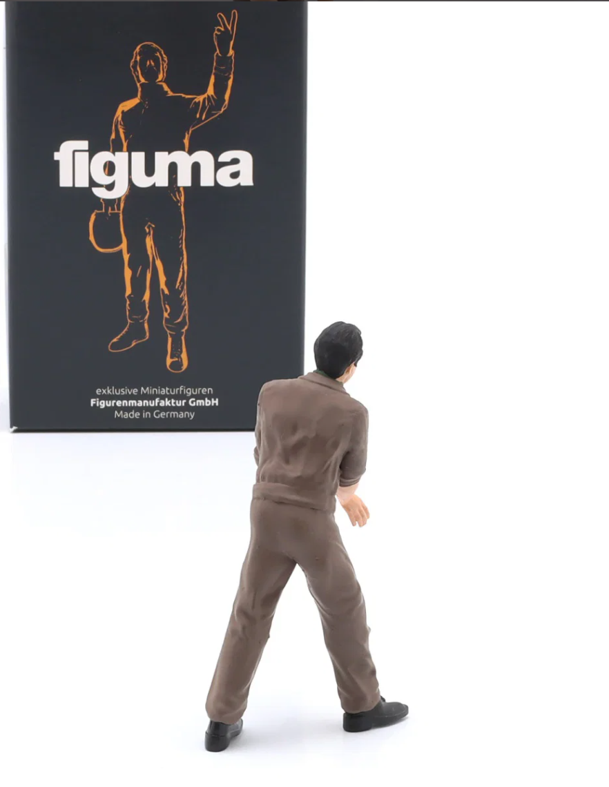 1/18 Figurenmanufaktur Figure mechanic with Brown Overall Pushes Figure