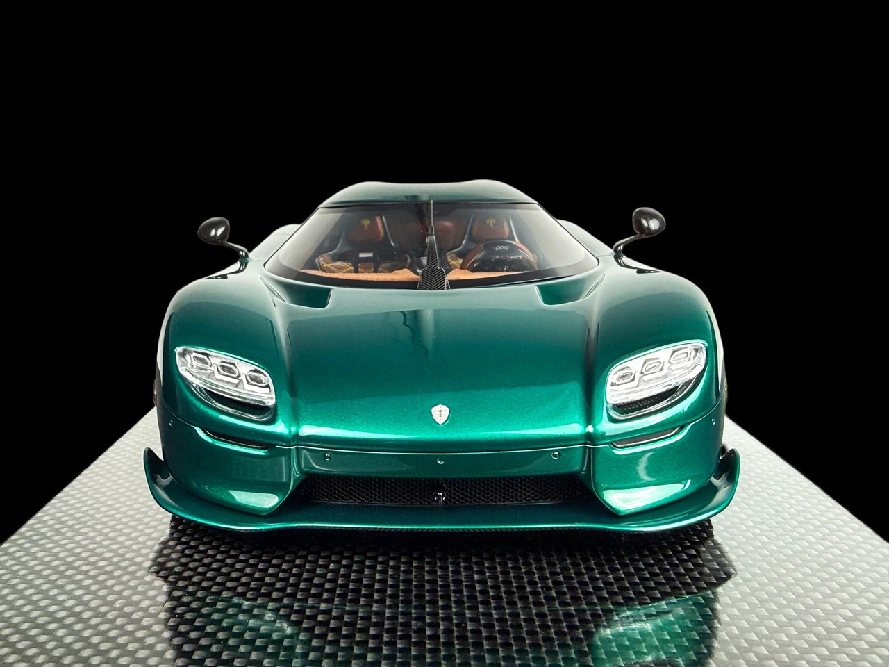 1/18 Frontiart Koenigsegg CC850 (Jaktgrön Green) Car Model Limited 100 Pieces