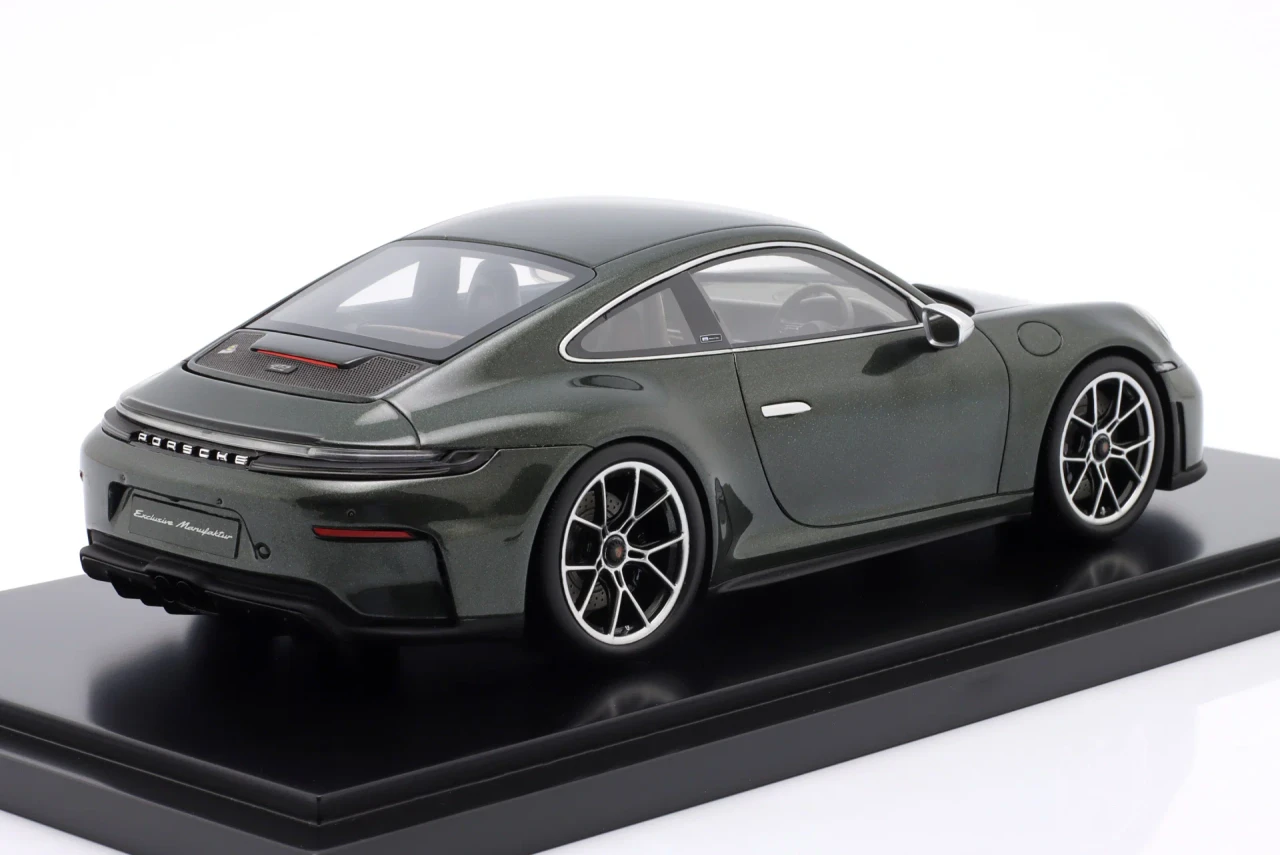 1/18 Dealer Edition 2026 Porsche 911 (992.2) GT3 Touring Earls Court 51 Edition (Green Metallic) Car Model