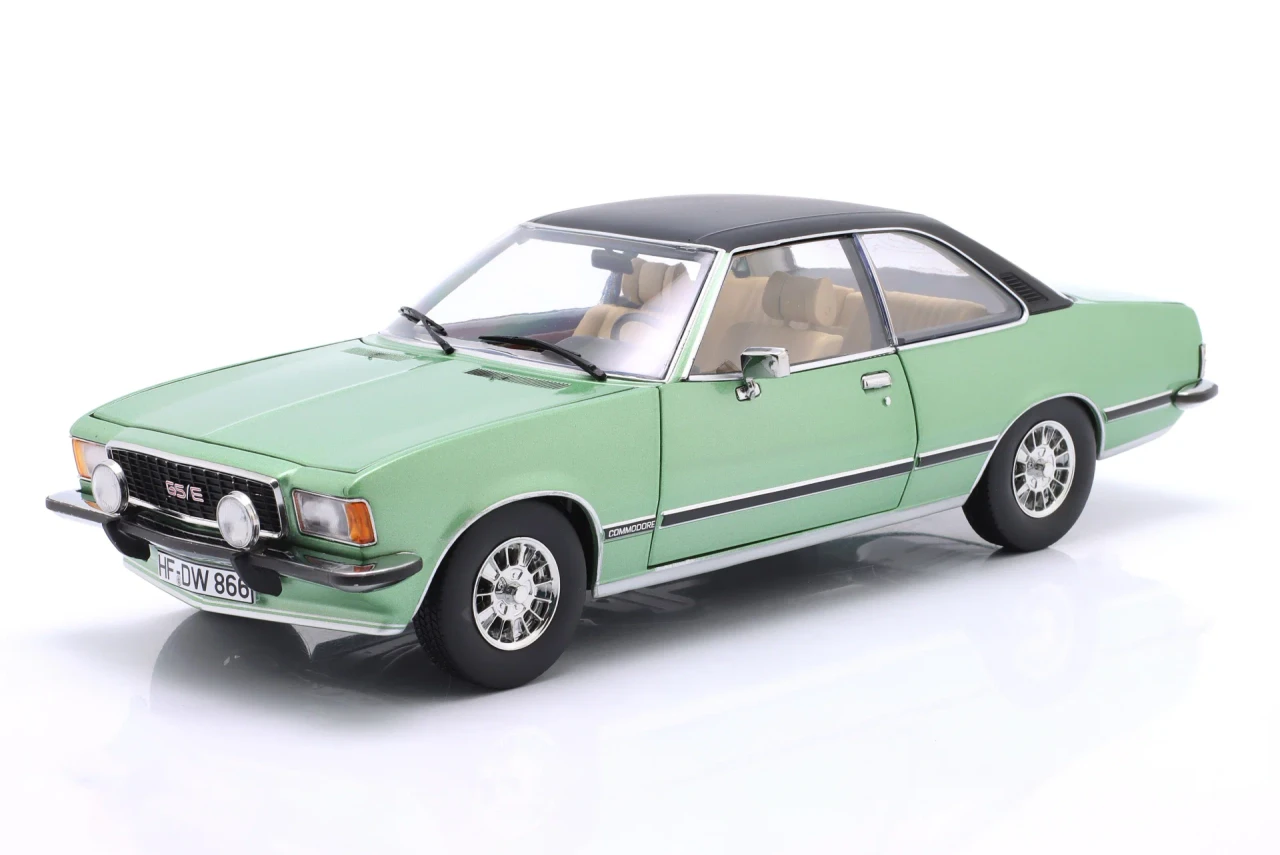 1/18 Touring 1975 Opel Commodore B GS/E Coupe (Green) Diecast Car Model