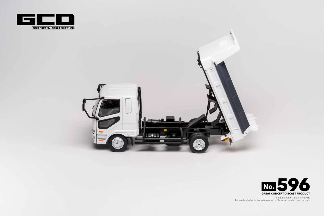 1/64 GCD Mitsubishi Fuso (White) Diecast Car Model with 2 Cargo Accessories: Fine Sand & Stone